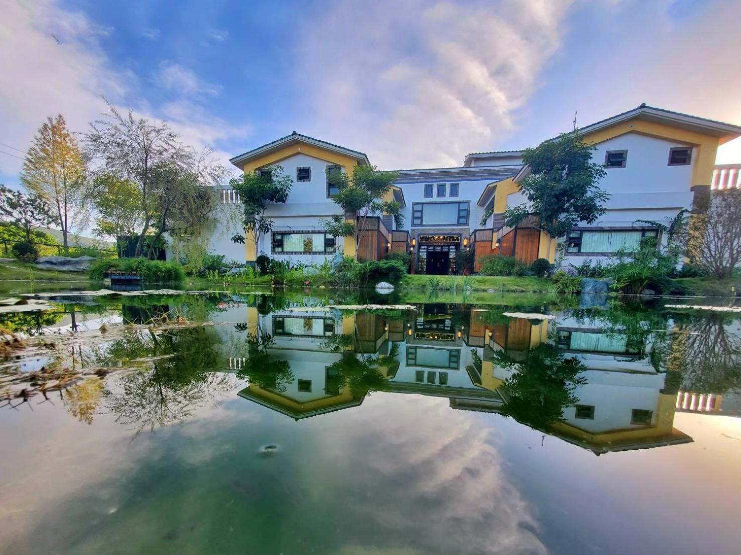 山花映水紅莊園民宿 Apartment Yuemei Luaran gambar